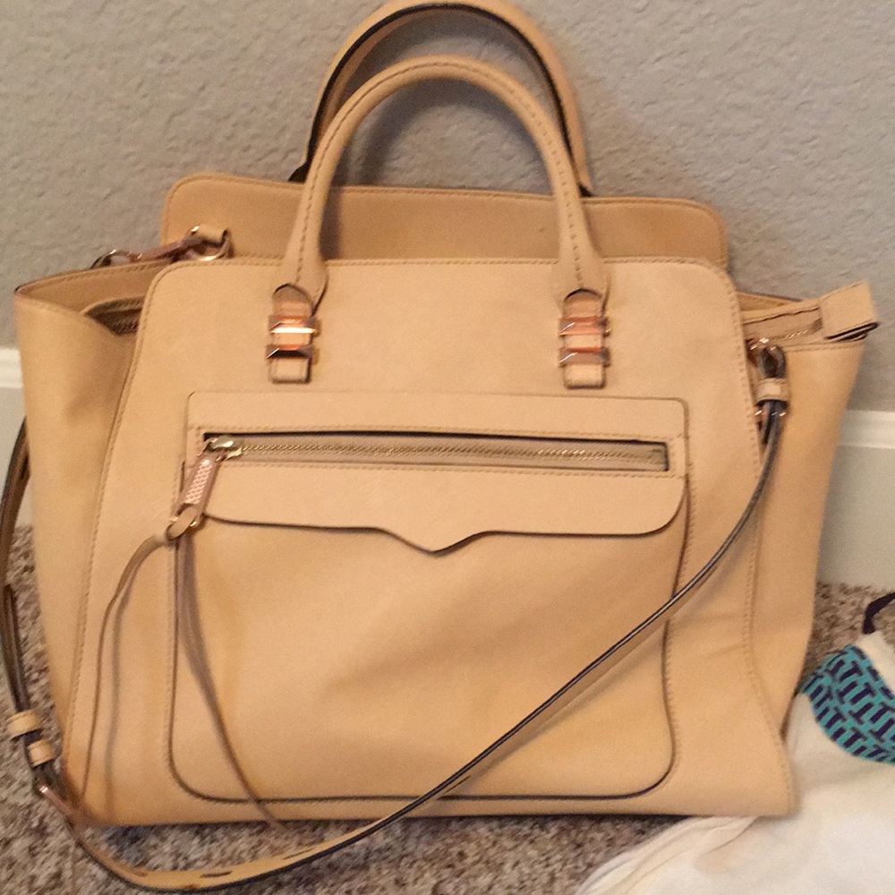 FULL SIZE Avery Tote in Biscuit.